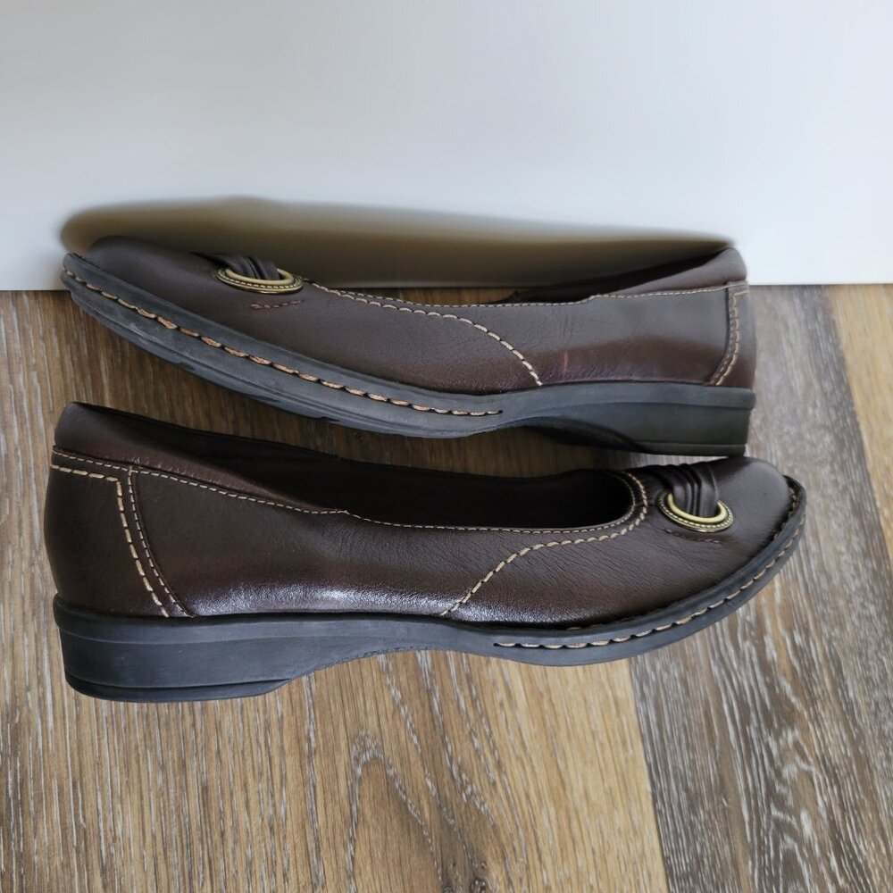 Clark's Brown Leather Flats with Gold Detail - Size 7 Wide - Picture 4 of 7
